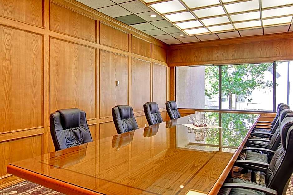 Radisson Hotel & Conference Centre West Edmonton