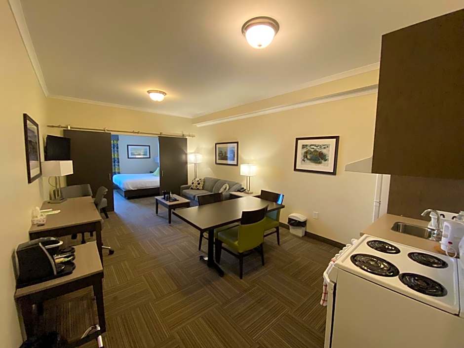 Crossroads Inn & Suites