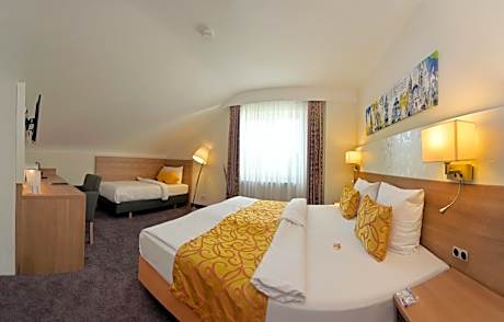 Comfort Room for up to 3 People - Size: M(edium)