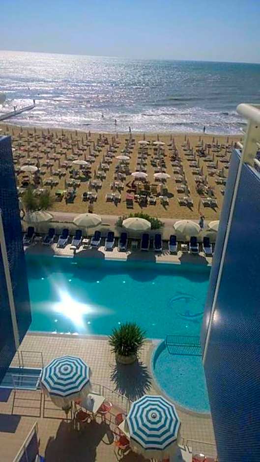 Hotel Condor