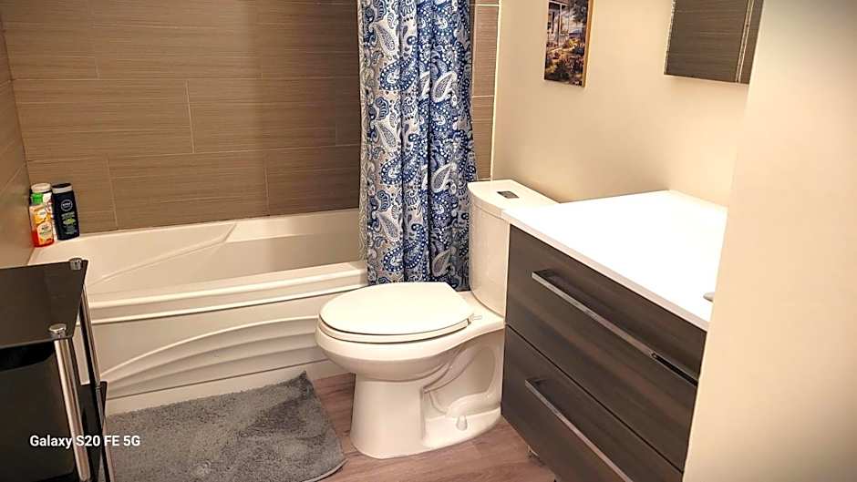 Home away from home - 6 bedroom fantastic bungalow