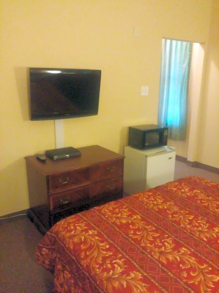 Country Regency Inn & Suites