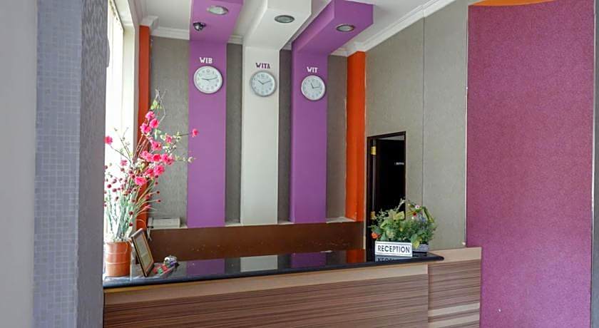 RedDoorz near Monumen Habibi Ainun