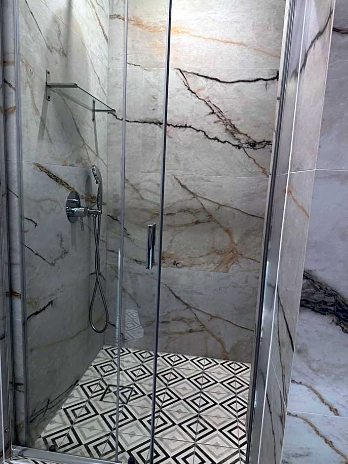 Belle Athenes - Luxury Rooms at Monastiraki Railway Station