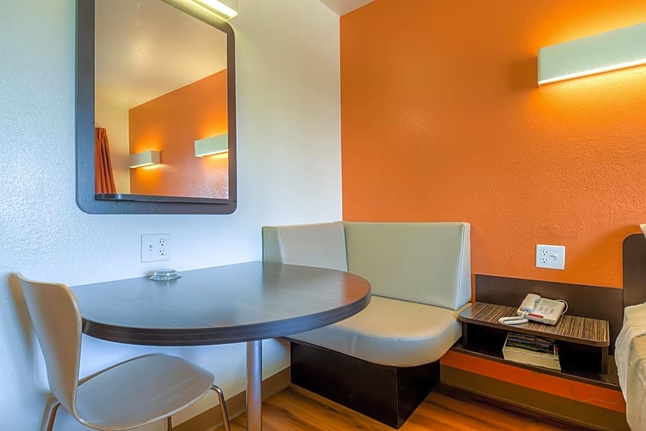 Motel 6-Palm Springs, CA - Downtown