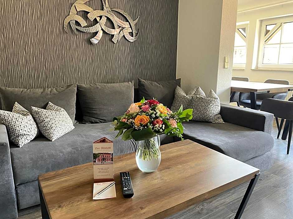 "Zur Altstadt - Am Fuße der Osterburg" Gaststätte, Pension, FEWO