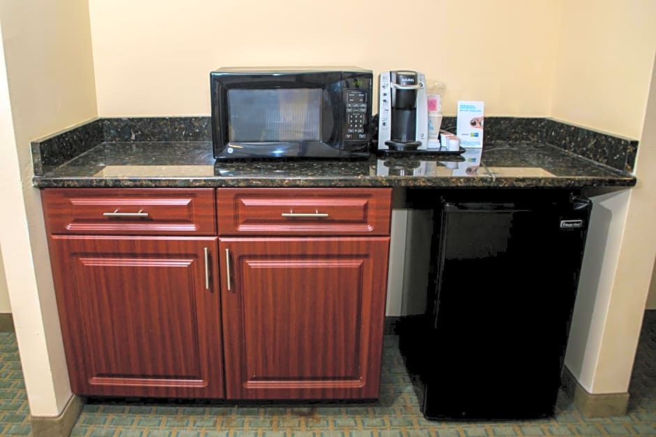 Holiday Inn Express & Suites Cocoa by IHG