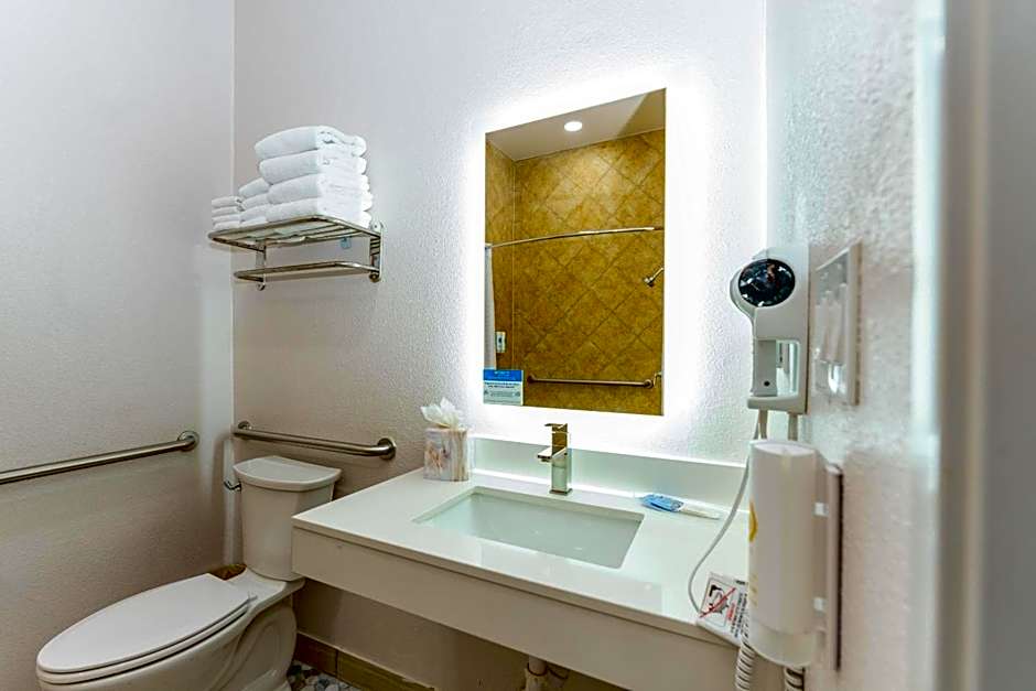 Comfort Suites University Drive