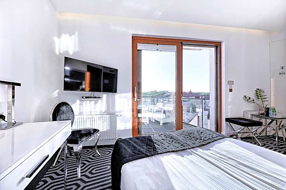Photo 1 of 9 of Luxury Premium, Terrace