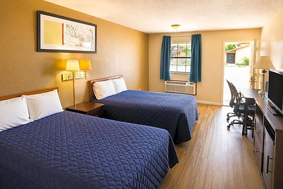 Segovia Lodge Junction TX I -10
