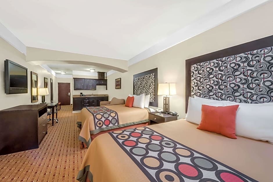 Super 8 by Wyndham Hidalgo/McAllen Area