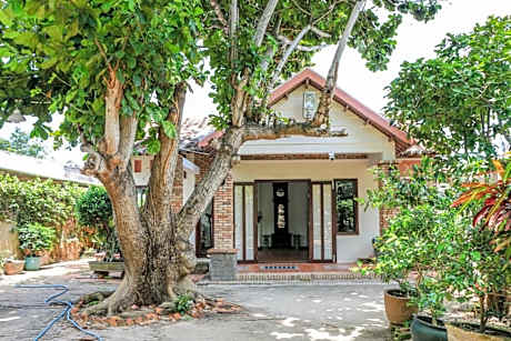 Biệt thự Tứ Quý cách biển 50m