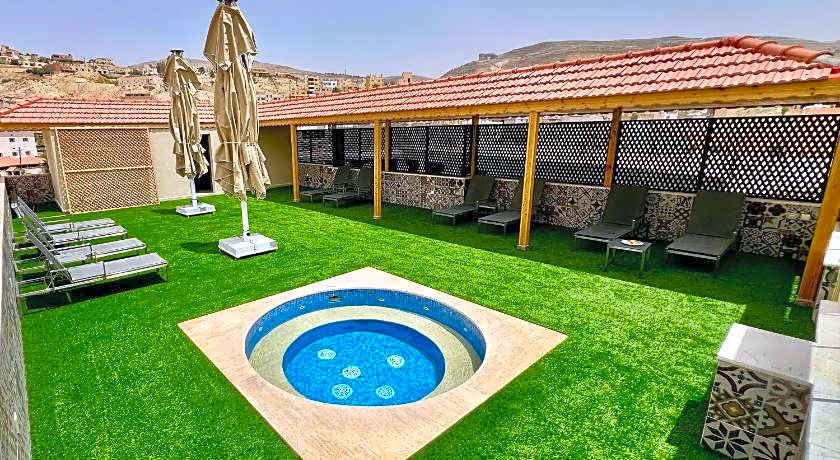 Petra Moon Hotel