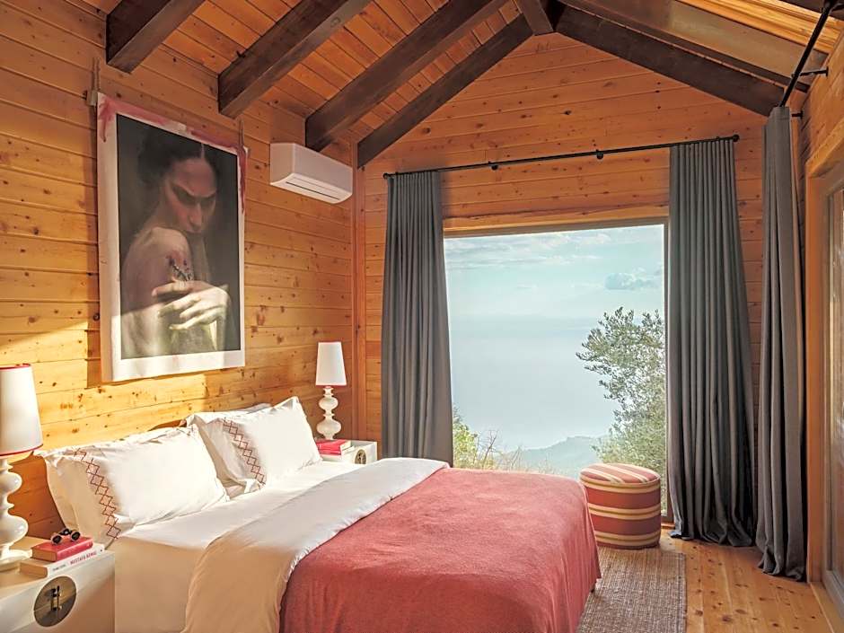 Photo 1 of 7 of Deluxe Suite, Sea View