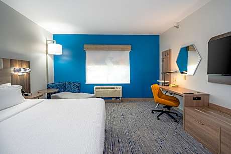 1 King Bed Standard Communications Accessible