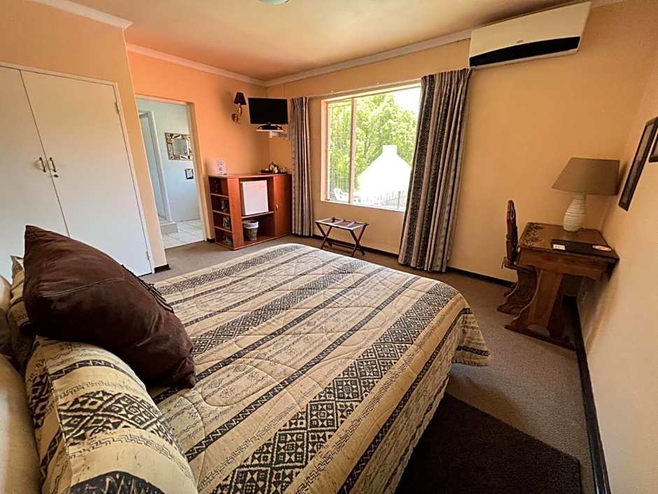 Ipe Tombe Guest Lodge - Midrand