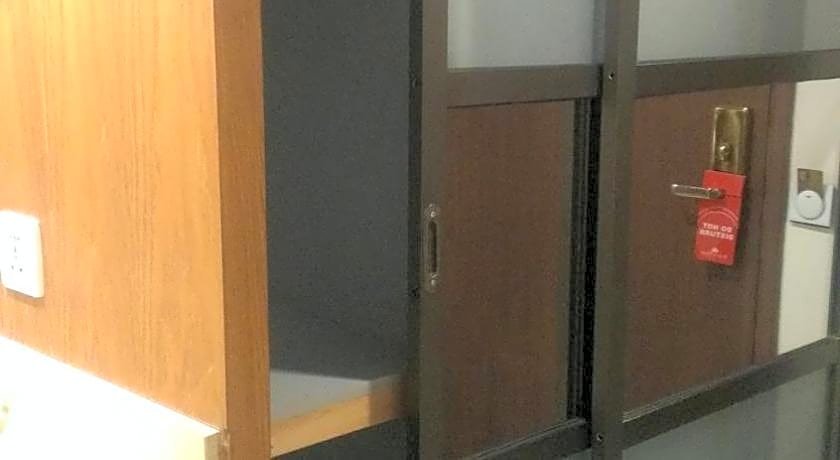 Regent Plaza Hotel & Convention Center