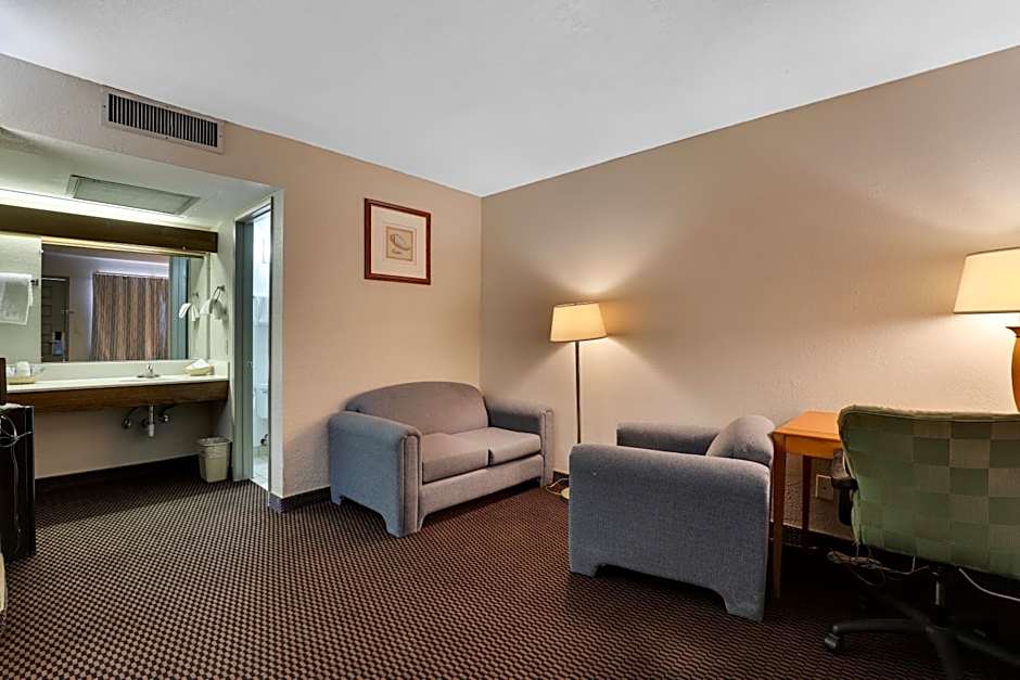 Days Inn & Suites by Wyndham Needles