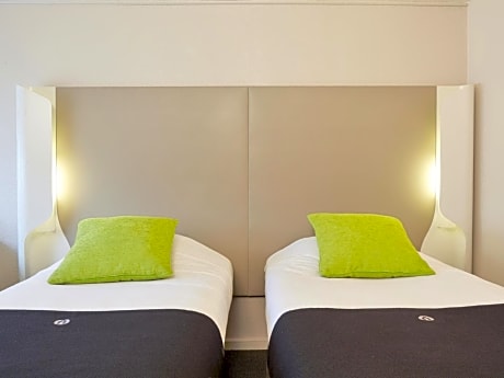 New Generation Triple Room with 2 Single Beds and 1 Junior Bed