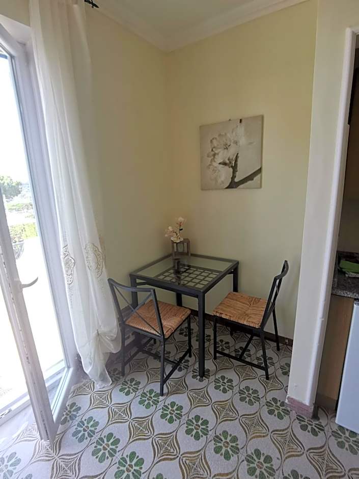 Villa Olivia Residence Ischia - Monolocali e Bilocali nel Verde con Piscine e Vista Mare