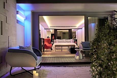 Premium Suite with Pool Access