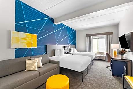 Queen Suite with Two Queen Beds - Non-Smoking