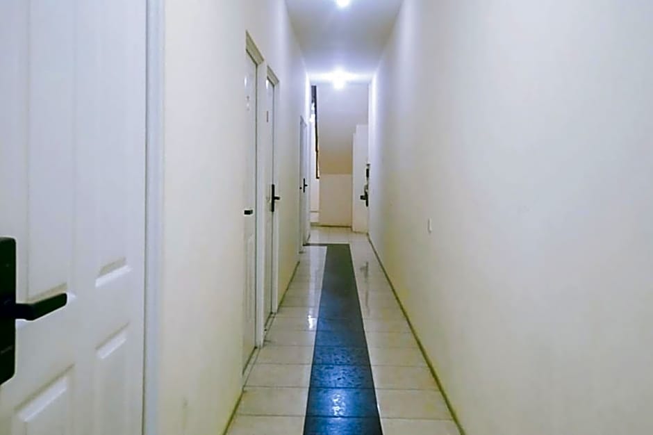 Makaliwe Mitra RedDoorz – Jakarta, NY