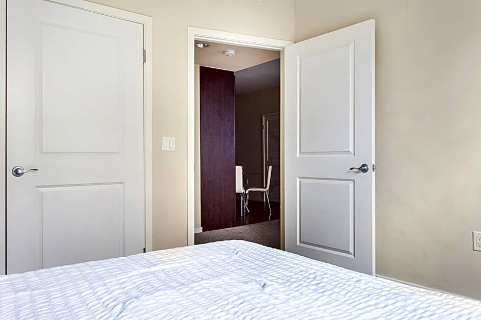 Luxury 2 Bedroom 2 Bathroom With Fitness Center and Pool