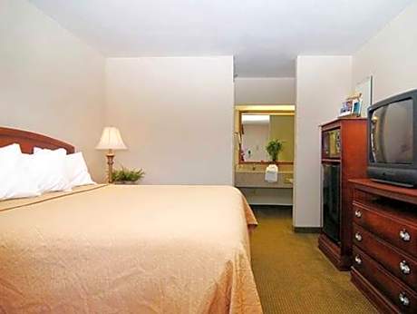 1 King Bed, Smoking