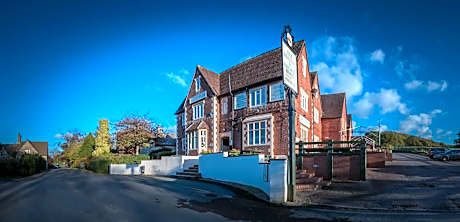 The Beacon & Railway Hotel