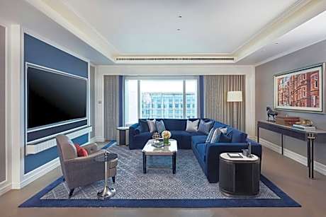 One-Bedroom Henry King Suite with City View