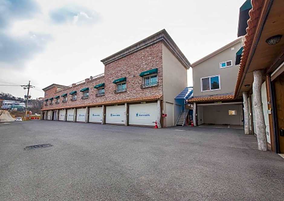 Paju Belita N Good Time Motel