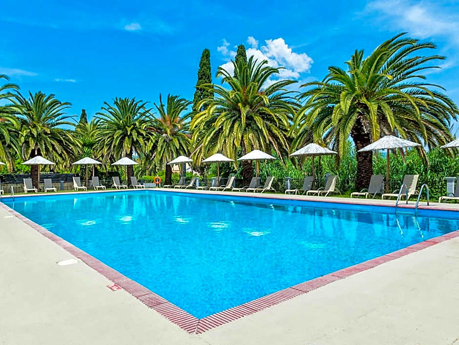 Silver Bay Hotel