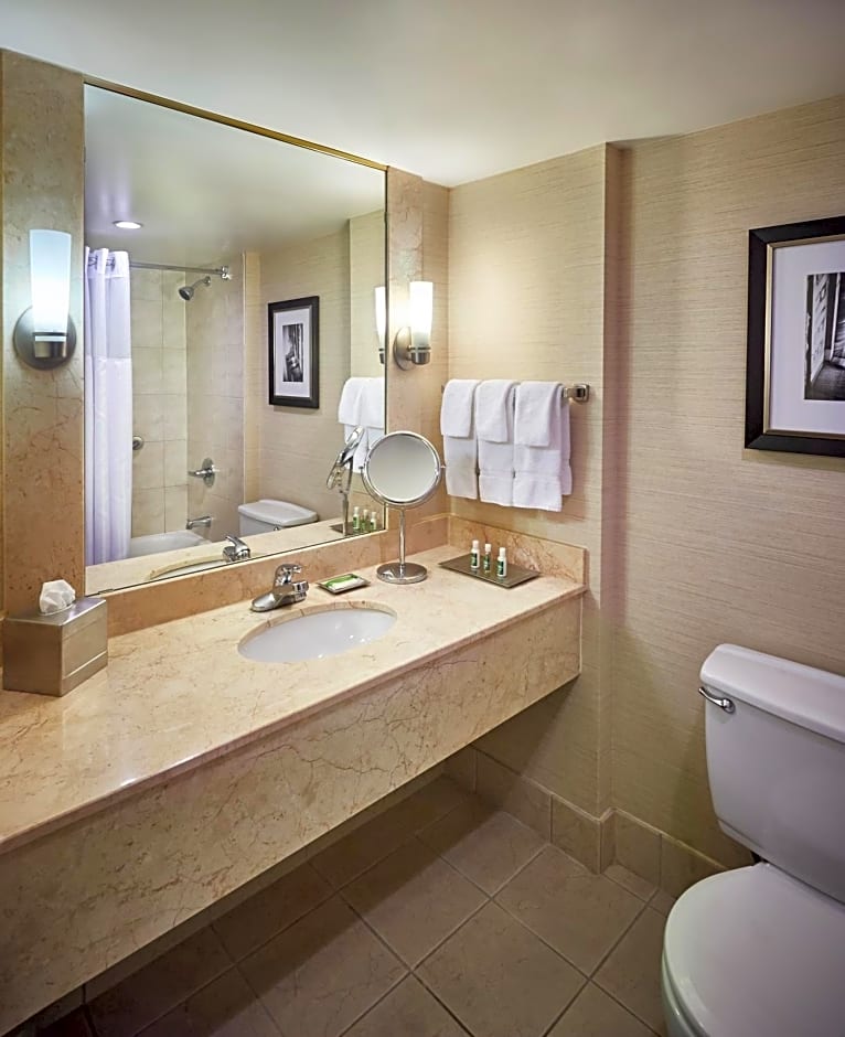 Best Western Plus Waterfront Hotel