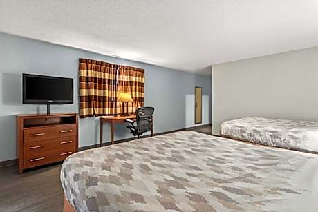 2 Double Beds Non Smoking