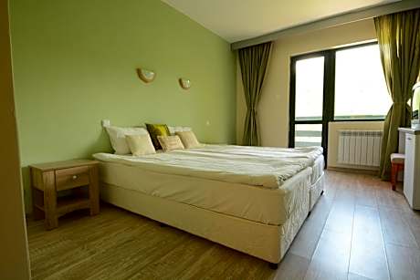 Deluxe Twin Room with Balcony