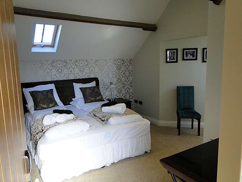 The Maypole at Wellow