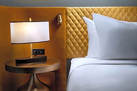 1 Bedroom Suite, 1 King, Sofa bed