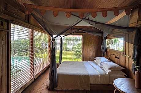 2 bedroom villa shared pool