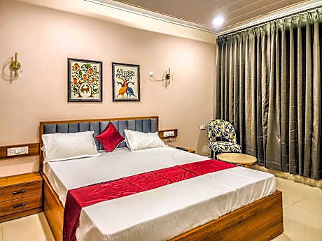 Shivani Imperial Hotel & Banquet