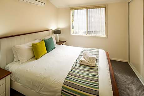 Deluxe Cabin (2BR) - No pets allowed