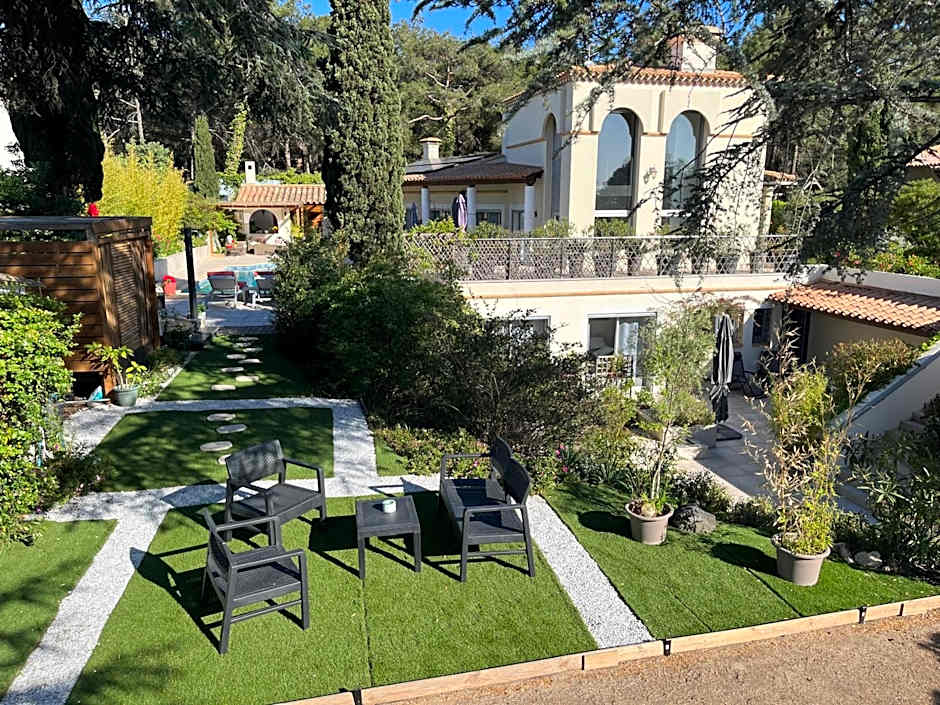 La Villa des Cèdres & SPA "réservée aux couples"