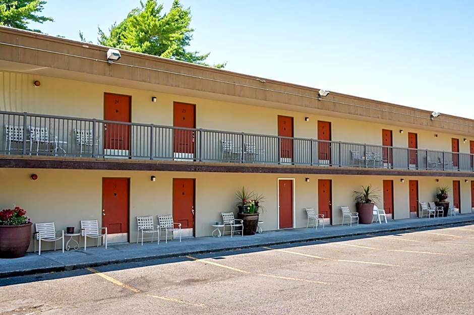 Columbia Gorge Inn