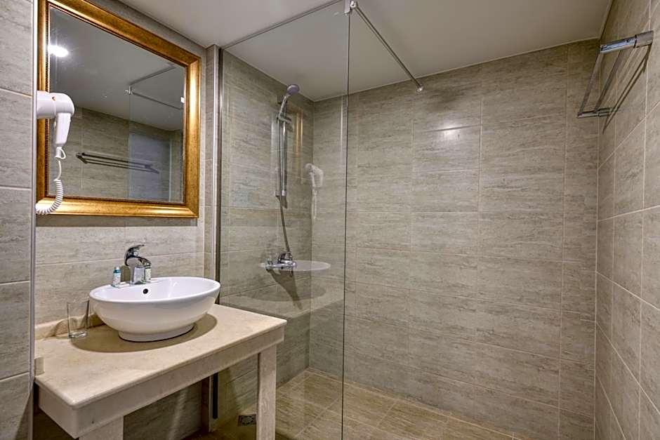 Alekta Hotel - Free Parking