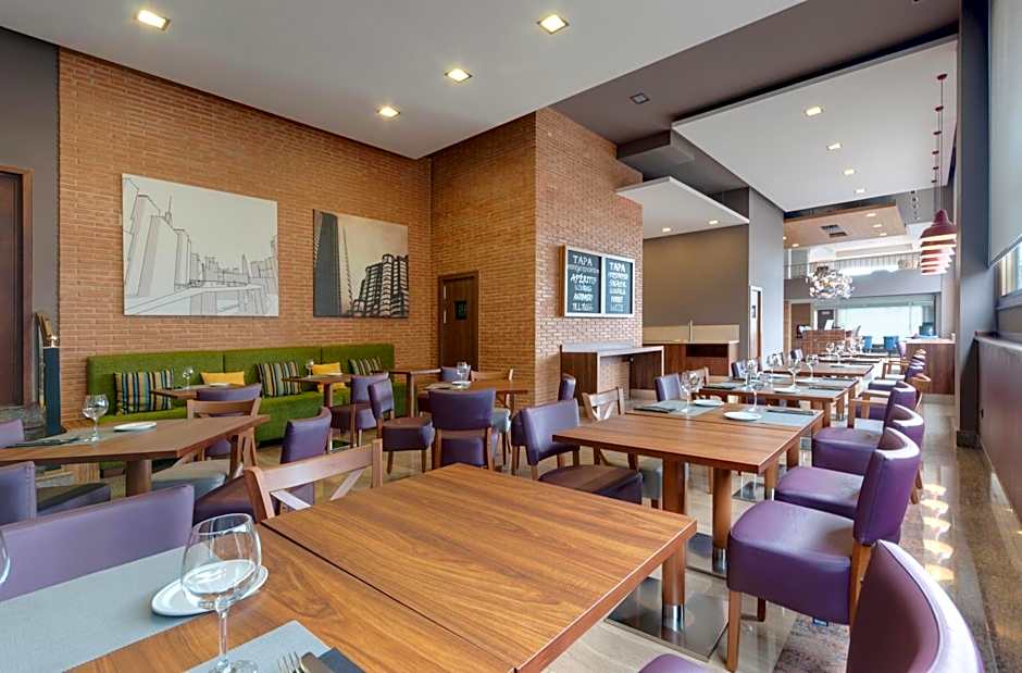 Hotel Vigo Los Galeones Affiliated by Melia