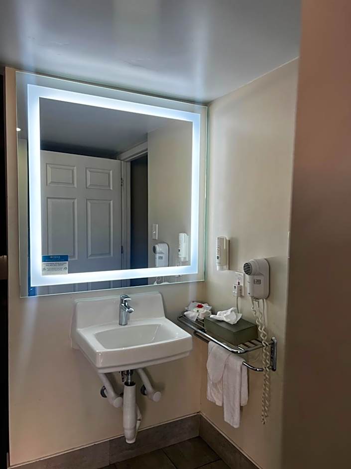 Quality Inn & Suites Goodyear - Phoenix West