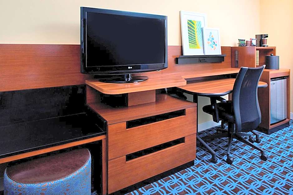 Fairfield Inn & Suites by Marriott Orlando Lake Buena Vista in the Marriott Village