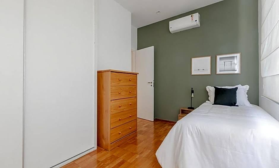 Tabas Maravilhoso apê 3 quartos Leblon LB0035