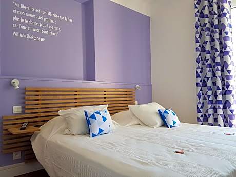 Double ou Twin-Standard-Salle de bain privée-Vue sur Rue-Balcon