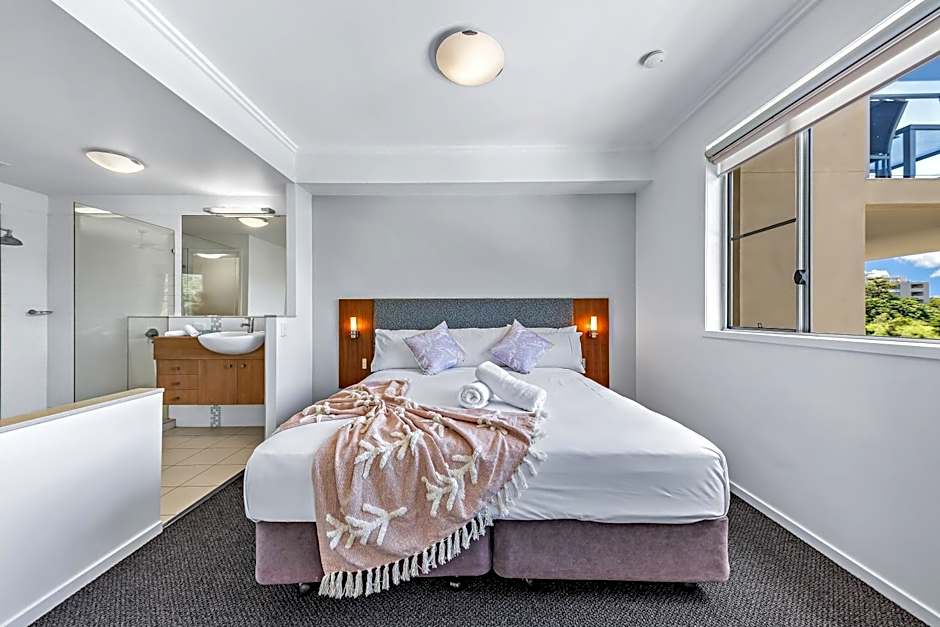 Airlie Summit Apartments